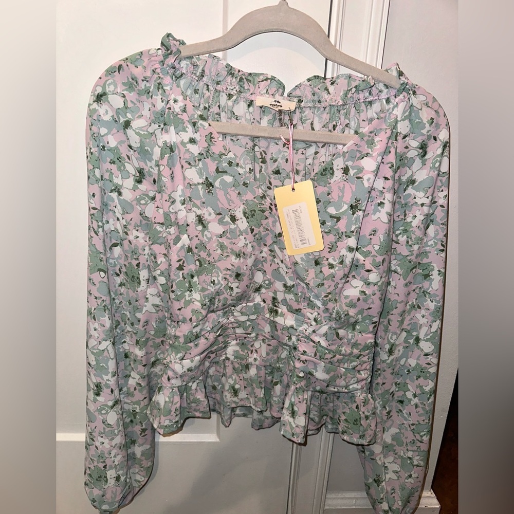 NWT entro brand long sleeve ruched floral blouse small